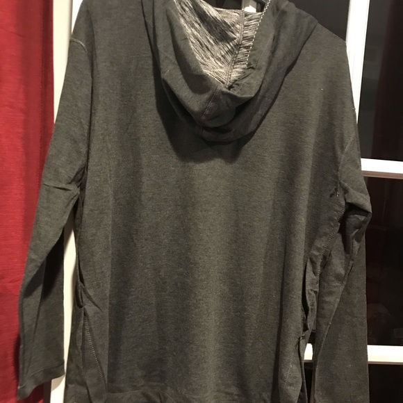 Max Studio hoodie - Picture 3 of 4